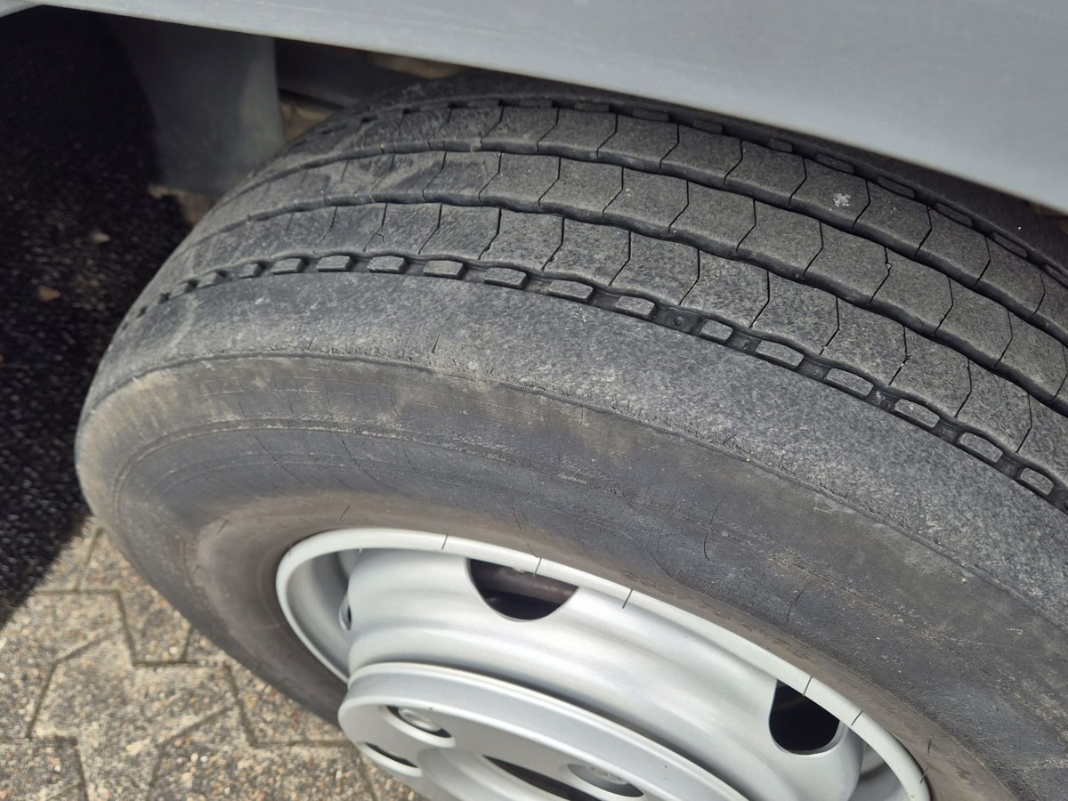 Varebil med tipp MERCEDES-BENZ Atego 823 3-Seiten Kipper Meiller 2 x AHK: bilde 17
