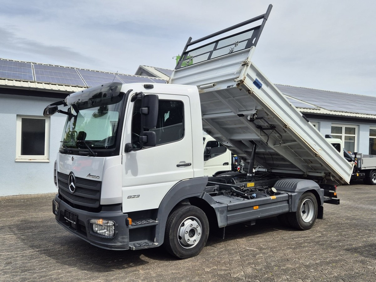 MERCEDES-BENZ Atego 823 3-Seiten Kipper Meiller 2 x AHK - Varebil med tipp: bilde 1 MERCEDES-BENZ Atego 823 3-Seiten Kipper Meiller 2 x AHK - Varebil med tipp: bilde 1