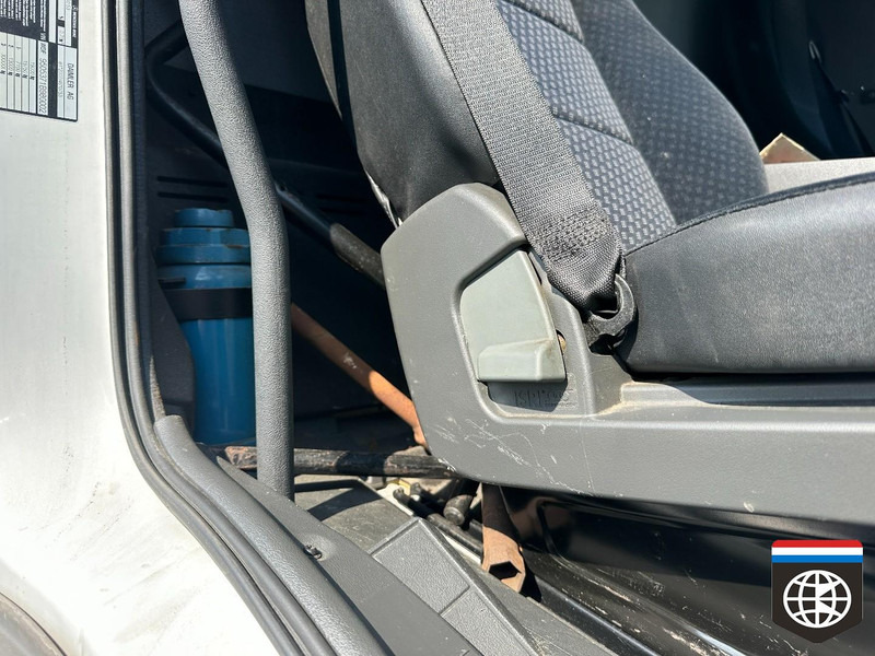 Mercedes-Benz AXOR 1833 TAIL LIFT - MANUAL GEARBOX - Kapellbil: bilde 2 Mercedes-Benz AXOR 1833 TAIL LIFT - MANUAL GEARBOX - Kapellbil: bilde 2