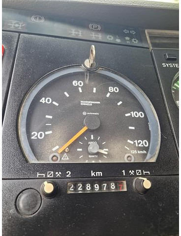 Betongbil Mercedes-Benz 2527 B 6X4: bilde 19