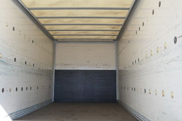 Varebil med skap Iveco 80E18 4x2, LBW, AHK, Klima, 6.100mm lang,3. Sitz Iveco 80E18 4x2, LBW, AHK, Klima, 6.100mm lang,3. Sitz: bilde 9