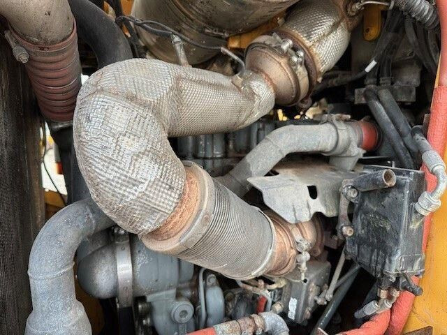 Liebherr LR 636, Laderaupe, 4+1 Schaufel, Klima, Kamera - Bulldozer: bilde 5 Liebherr LR 636, Laderaupe, 4+1 Schaufel, Klima, Kamera - Bulldozer: bilde 5