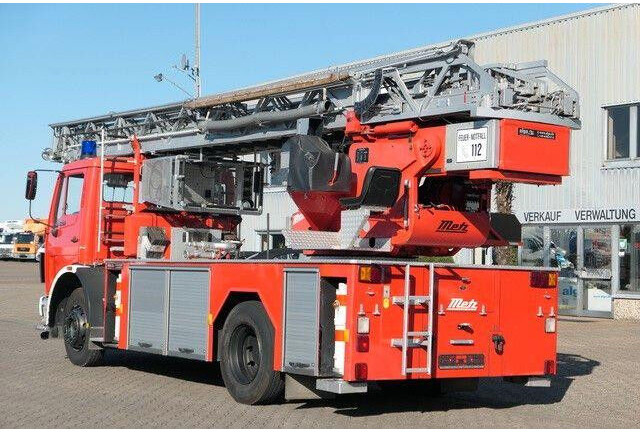 Mercedes-Benz 1422 F 4x2, Drehleiter DLK 23-12, Metz, 30m - Brannbil: bilde 4 Mercedes-Benz 1422 F 4x2, Drehleiter DLK 23-12, Metz, 30m - Brannbil: bilde 4
