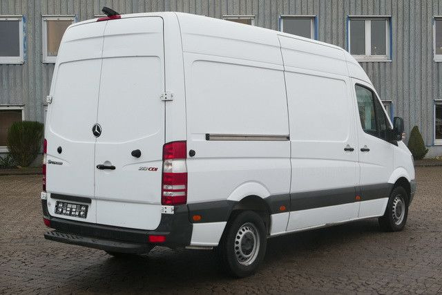 Mercedes-Benz 213 CDI Sprinter 4x2, Klima, 3. Sitz, Holzausbau - Små varebil: bilde 4 Mercedes-Benz 213 CDI Sprinter 4x2, Klima, 3. Sitz, Holzausbau - Små varebil: bilde 4