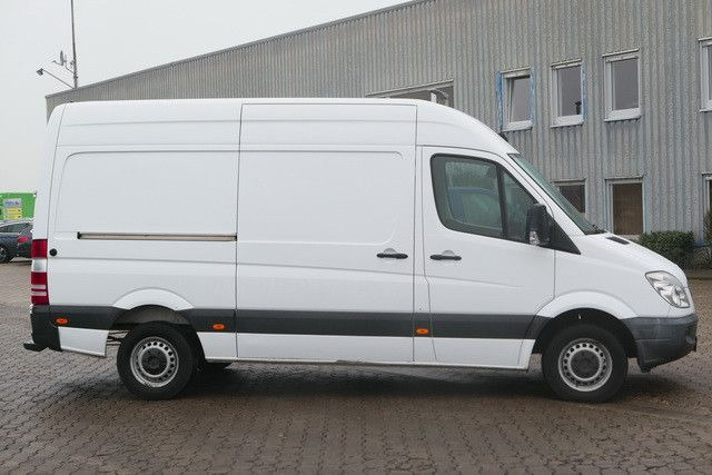 Mercedes-Benz 213 CDI Sprinter 4x2, Klima, 3. Sitz, Holzausbau - Små varebil: bilde 2 Mercedes-Benz 213 CDI Sprinter 4x2, Klima, 3. Sitz, Holzausbau - Små varebil: bilde 2
