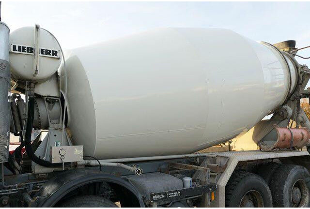 Mercedes-Benz 3240 B Actros 8x4, Liebherr HTM904, 9m³ - Betongbil: bilde 5 Mercedes-Benz 3240 B Actros 8x4, Liebherr HTM904, 9m³ - Betongbil: bilde 5