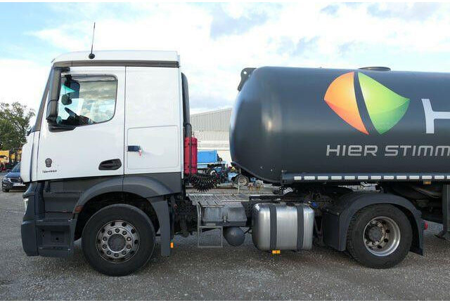 Mercedes-Benz 1846 Actros 4x2, Hydr., ADR, Leicht, Klima, Navi - Trekkvogn: bilde 2 Mercedes-Benz 1846 Actros 4x2, Hydr., ADR, Leicht, Klima, Navi - Trekkvogn: bilde 2