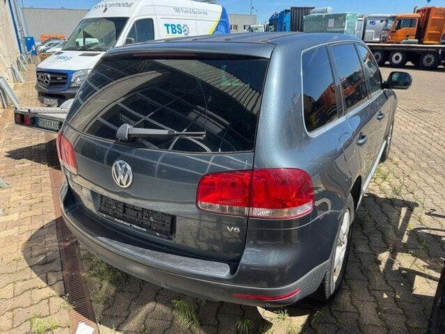 Volkswagen Touareg 3.2 V6/ GETRIEBESCHADEN /Motor läuft! - Varebil med plan: bilde 2 Volkswagen Touareg 3.2 V6/ GETRIEBESCHADEN /Motor läuft! - Varebil med plan: bilde 2