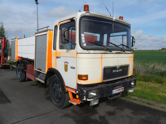 Camion de pompier MAN 12F (1984-285.497 km) - Brannbil: bilde 2 Camion de pompier MAN 12F (1984-285.497 km) - Brannbil: bilde 2