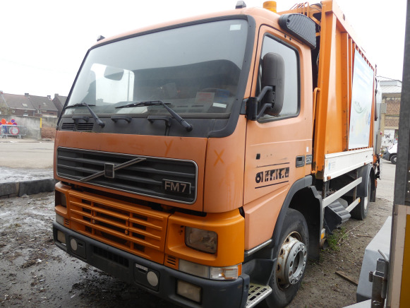 Camion poubelle Volvo FM 4x2R 7,1 (2001-201.695 km) - Søppelbil: bilde 1 Camion poubelle Volvo FM 4x2R 7,1 (2001-201.695 km) - Søppelbil: bilde 1