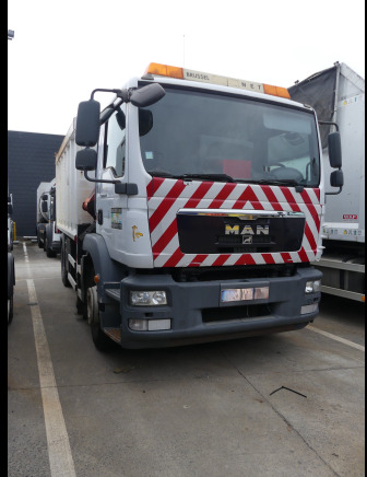 REF:10318 - Camion poubelle avec grue MAN TGM (2010-138.787 km) ( VIN:WMAN08ZZ2AY243367) - Søppelbil: bilde 2 REF:10318 - Camion poubelle avec grue MAN TGM (2010-138.787 km) ( VIN:WMAN08ZZ2AY243367) - Søppelbil: bilde 2