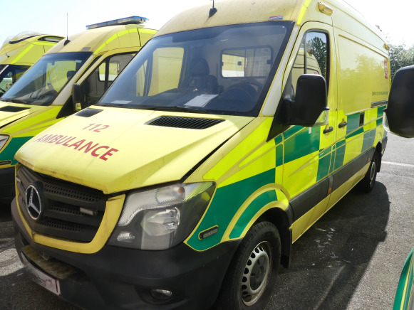 REF:21 - Ambulance Mercedes-Benz Sprinter (2015-331.515 km) - Ambulanse: bilde 1 REF:21 - Ambulance Mercedes-Benz Sprinter (2015-331.515 km) - Ambulanse: bilde 1