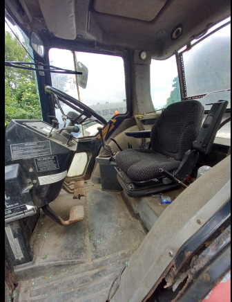 Tracteur Case International 4240XLA - Traktor: bilde 1 Tracteur Case International 4240XLA - Traktor: bilde 1
