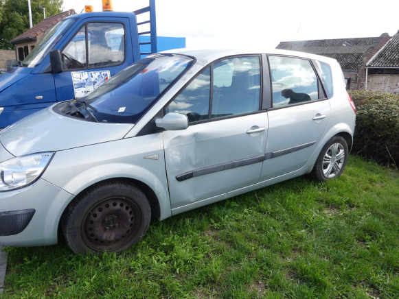 Voiture Renault Scenic 1.9 DCI - Personenbil: bilde 2 Voiture Renault Scenic 1.9 DCI - Personenbil: bilde 2