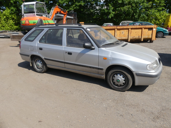 Voiture Skoda Felicia Break (1999-134.345 km) - Personenbil: bilde 3 Voiture Skoda Felicia Break (1999-134.345 km) - Personenbil: bilde 3