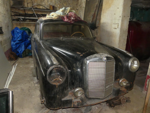Voiture ancêtre Mercedes-Benz 220S Poton - Personenbil: bilde 2 Voiture ancêtre Mercedes-Benz 220S Poton - Personenbil: bilde 2