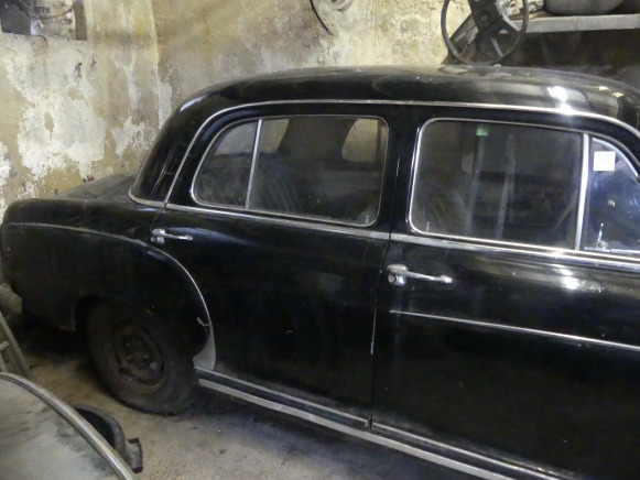 Voiture ancêtre Mercedes-Benz 220S Poton - Personenbil: bilde 5 Voiture ancêtre Mercedes-Benz 220S Poton - Personenbil: bilde 5