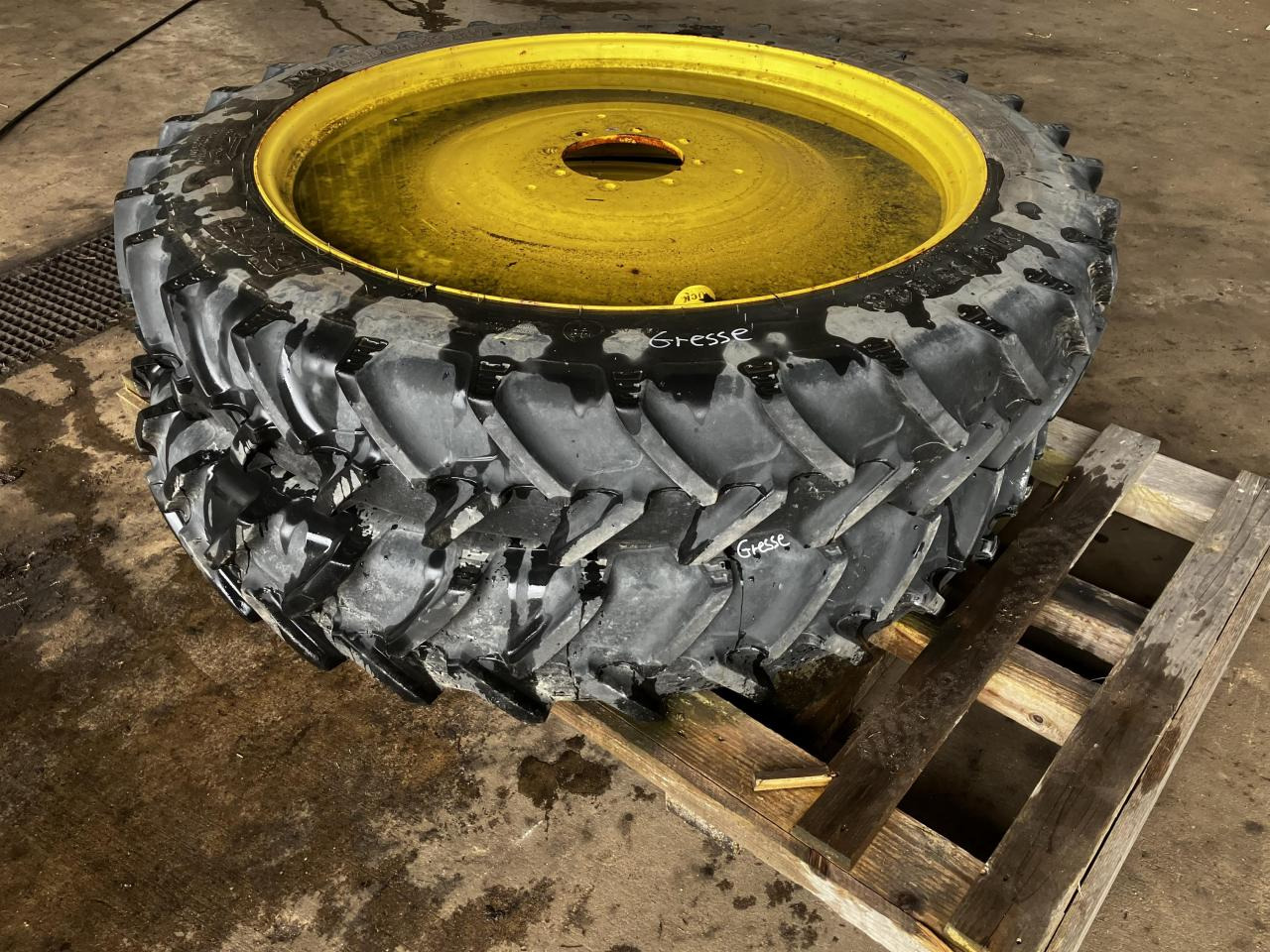 BKT 270/95R48 - Dekk for Landbruksteknikk: bilde 1 BKT 270/95R48 - Dekk for Landbruksteknikk: bilde 1