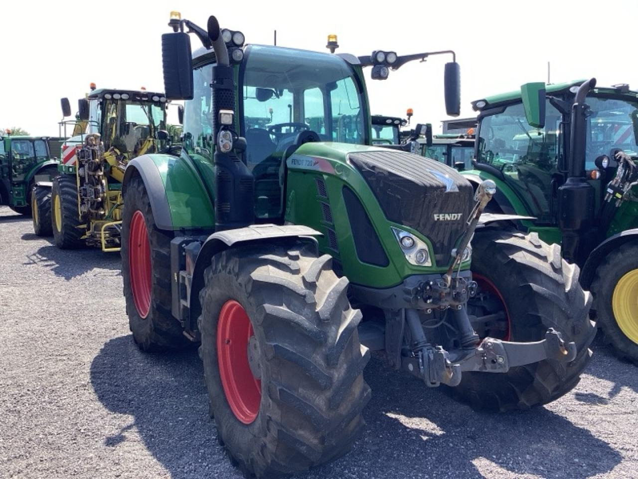 Fendt 720 Vario Profi Plus - Traktor: bilde 2 Fendt 720 Vario Profi Plus - Traktor: bilde 2