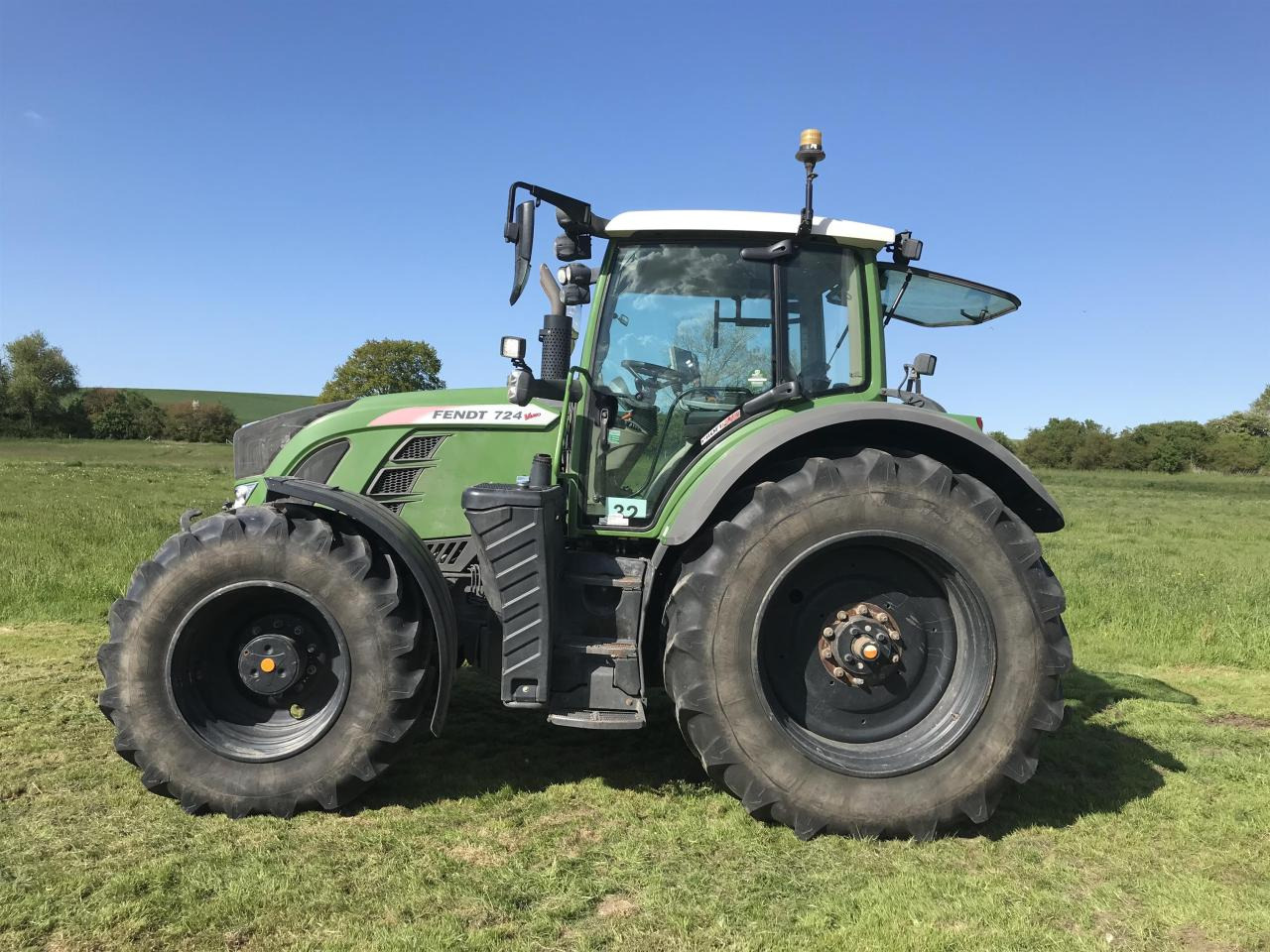 Fendt 724 Vario Profi Plus - Traktor: bilde 1 Fendt 724 Vario Profi Plus - Traktor: bilde 1