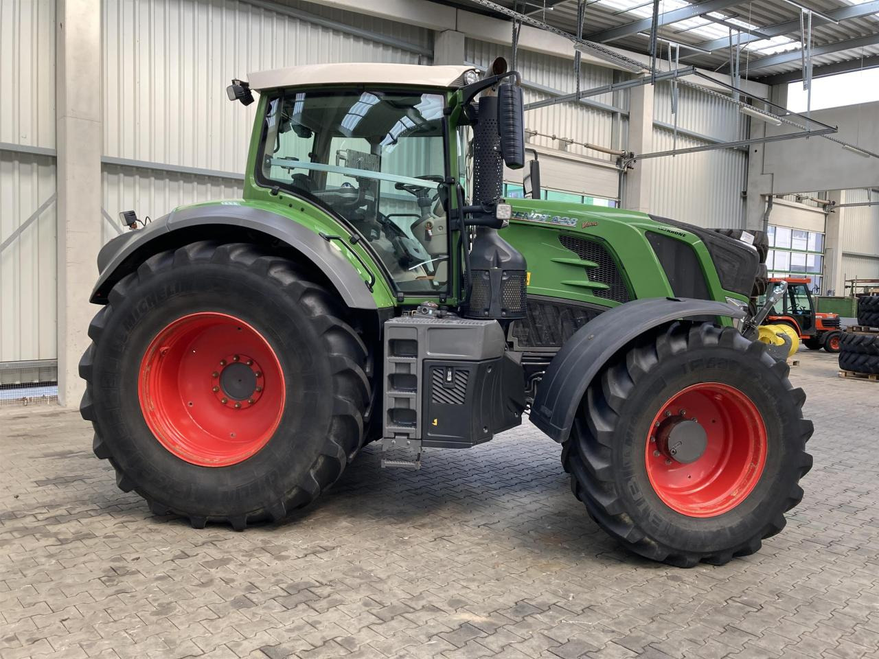 Fendt 828 Profi Plus - Traktor: bilde 3 Fendt 828 Profi Plus - Traktor: bilde 3