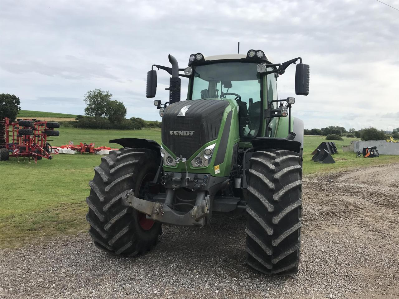 Fendt 828 Vario Profi Plus - Traktor: bilde 3 Fendt 828 Vario Profi Plus - Traktor: bilde 3