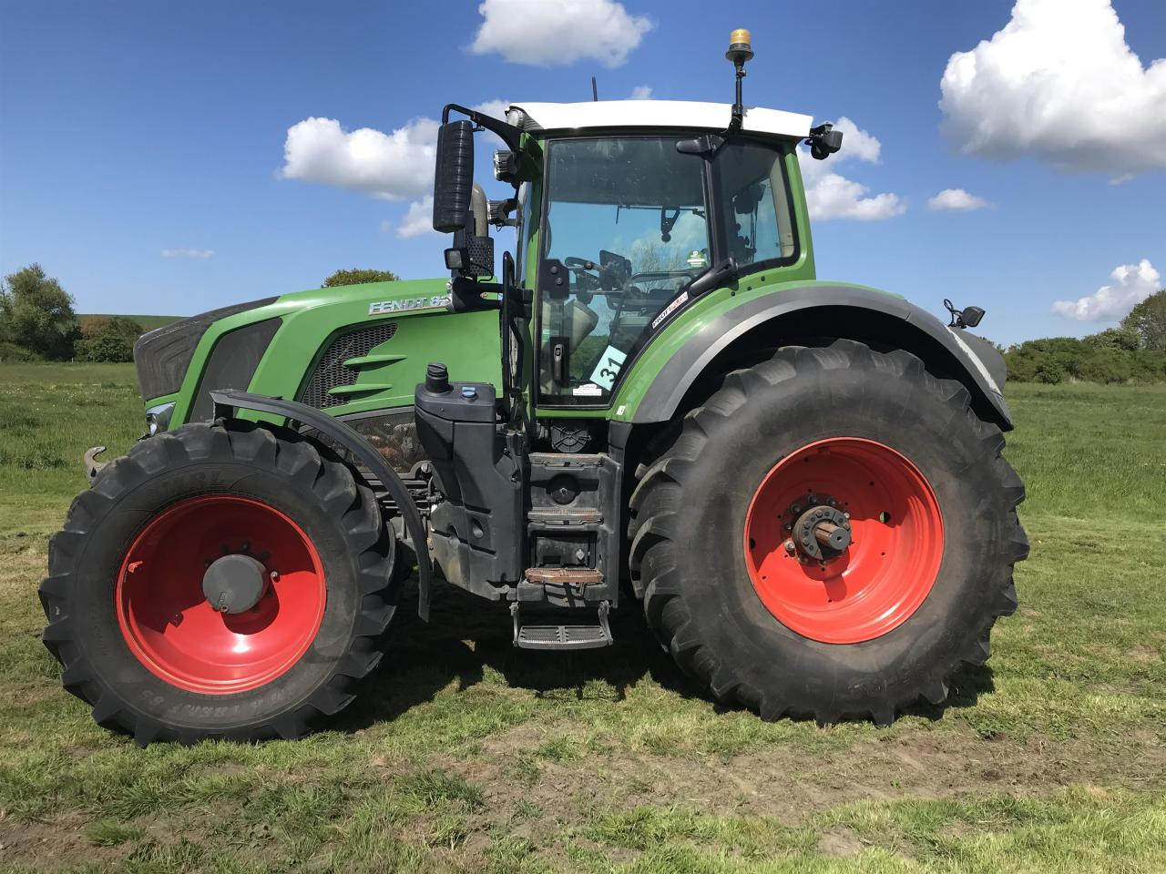 Fendt 828 Vario - Traktor: bilde 1 Fendt 828 Vario - Traktor: bilde 1