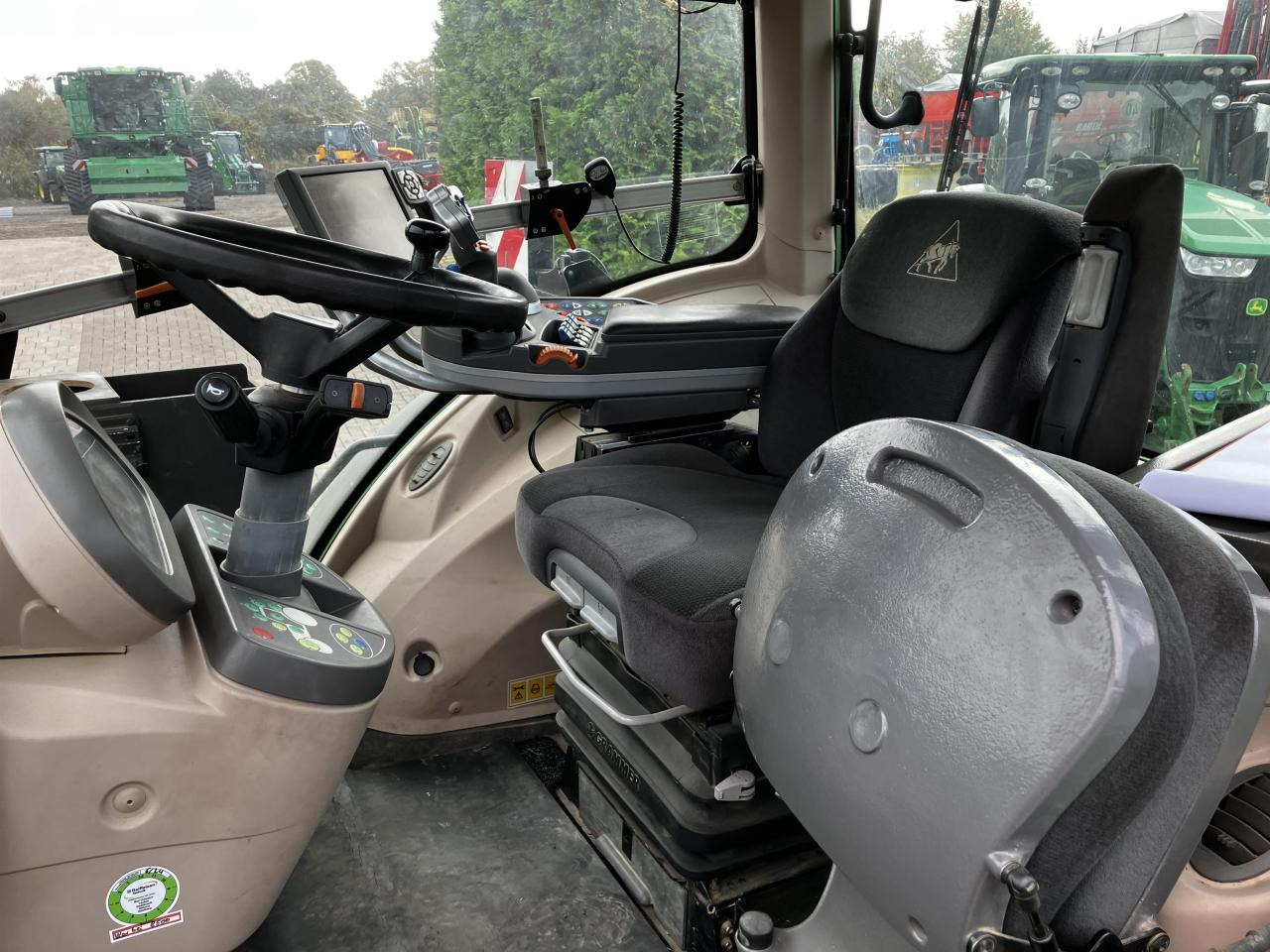 Fendt 828 Vario - Traktor: bilde 5 Fendt 828 Vario - Traktor: bilde 5
