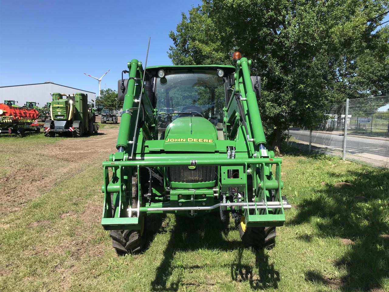 John Deere 5075E - Traktor: bilde 4 John Deere 5075E - Traktor: bilde 4