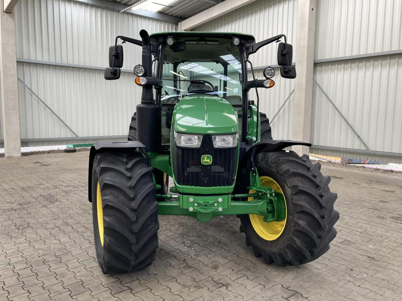 John Deere 5090M - Traktor: bilde 2 John Deere 5090M - Traktor: bilde 2