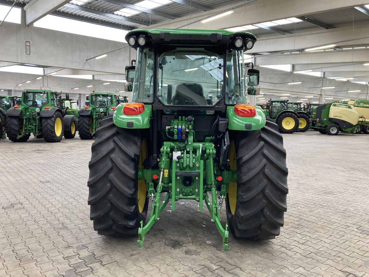 John Deere 5090M - Traktor: bilde 4 John Deere 5090M - Traktor: bilde 4