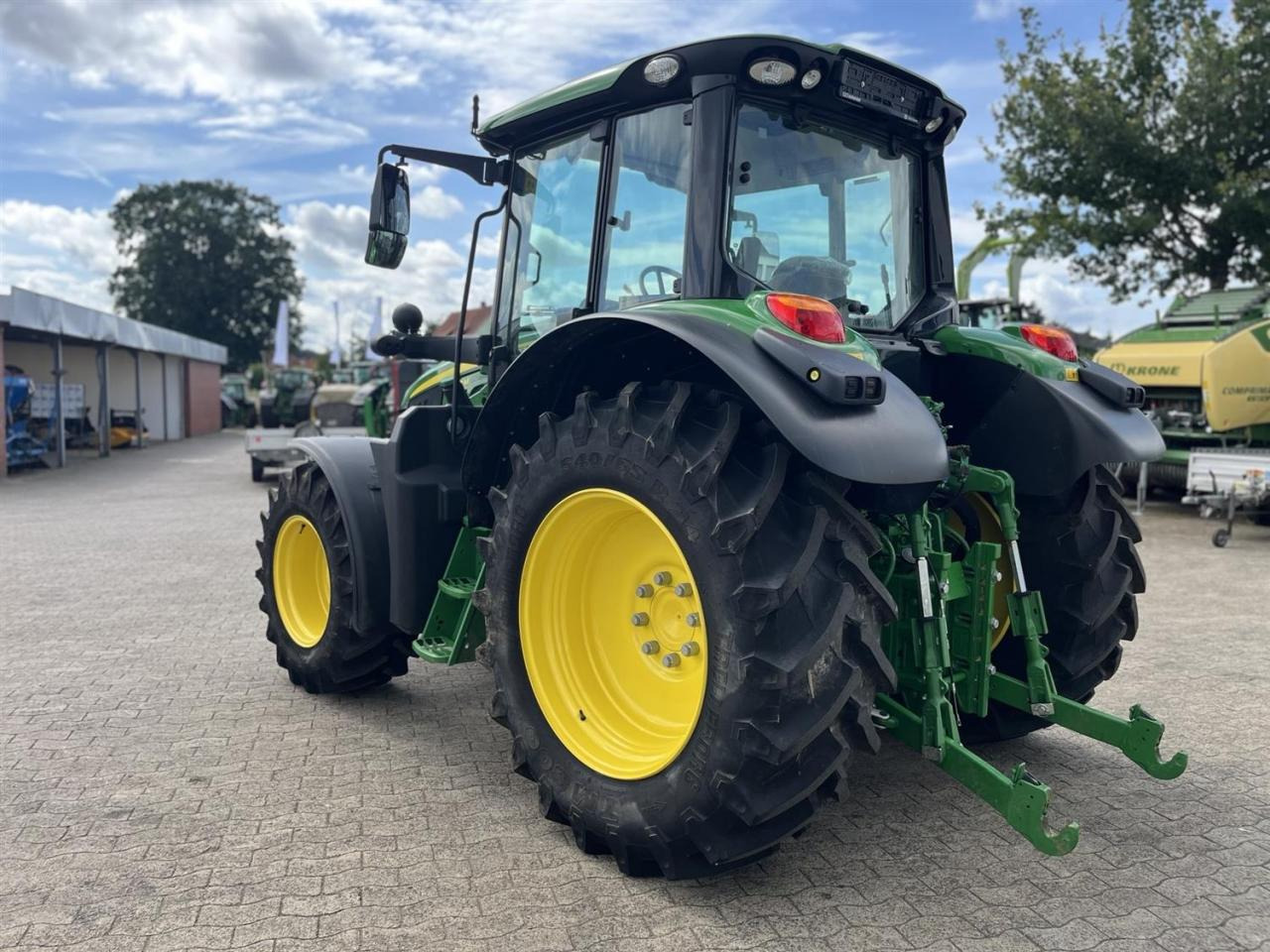 John Deere 6100M - Traktor: bilde 4 John Deere 6100M - Traktor: bilde 4