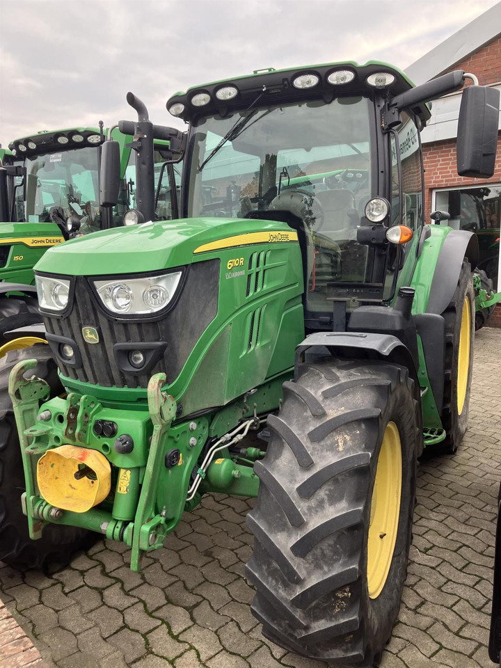 John Deere 6110R - Traktor: bilde 1 John Deere 6110R - Traktor: bilde 1