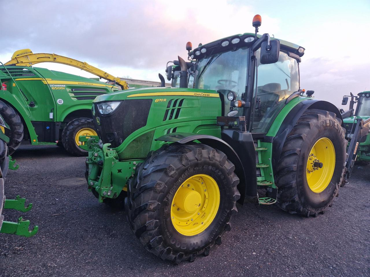 John Deere 6170R - Traktor: bilde 1 John Deere 6170R - Traktor: bilde 1