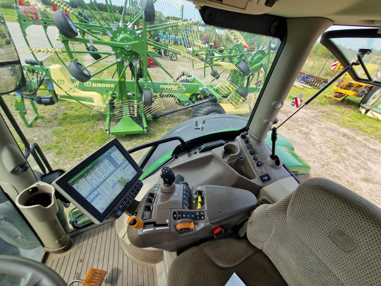 John Deere 6215R - Traktor: bilde 5 John Deere 6215R - Traktor: bilde 5