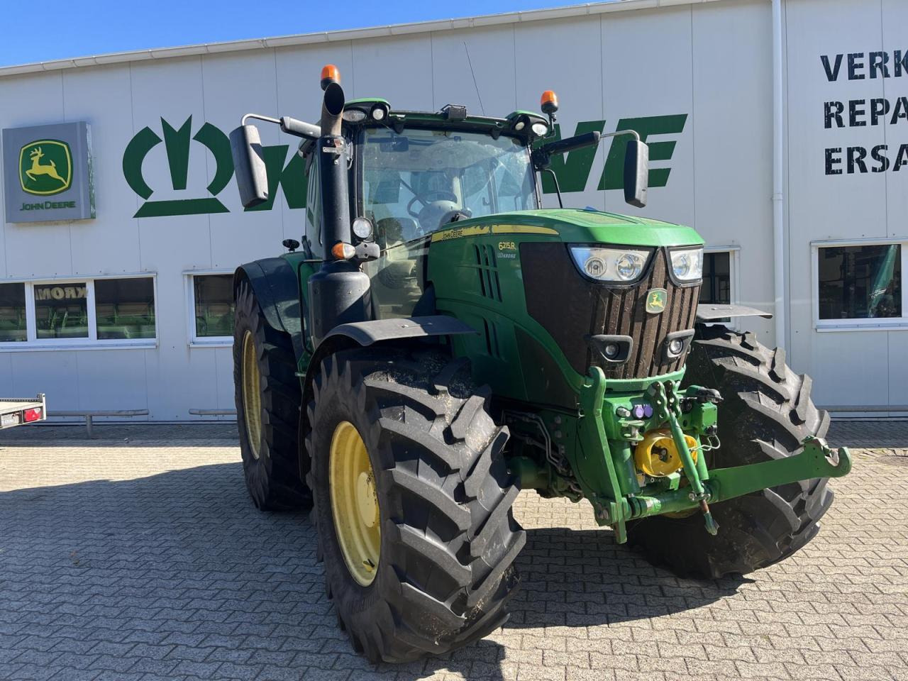 John Deere 6215R - Traktor: bilde 1 John Deere 6215R - Traktor: bilde 1