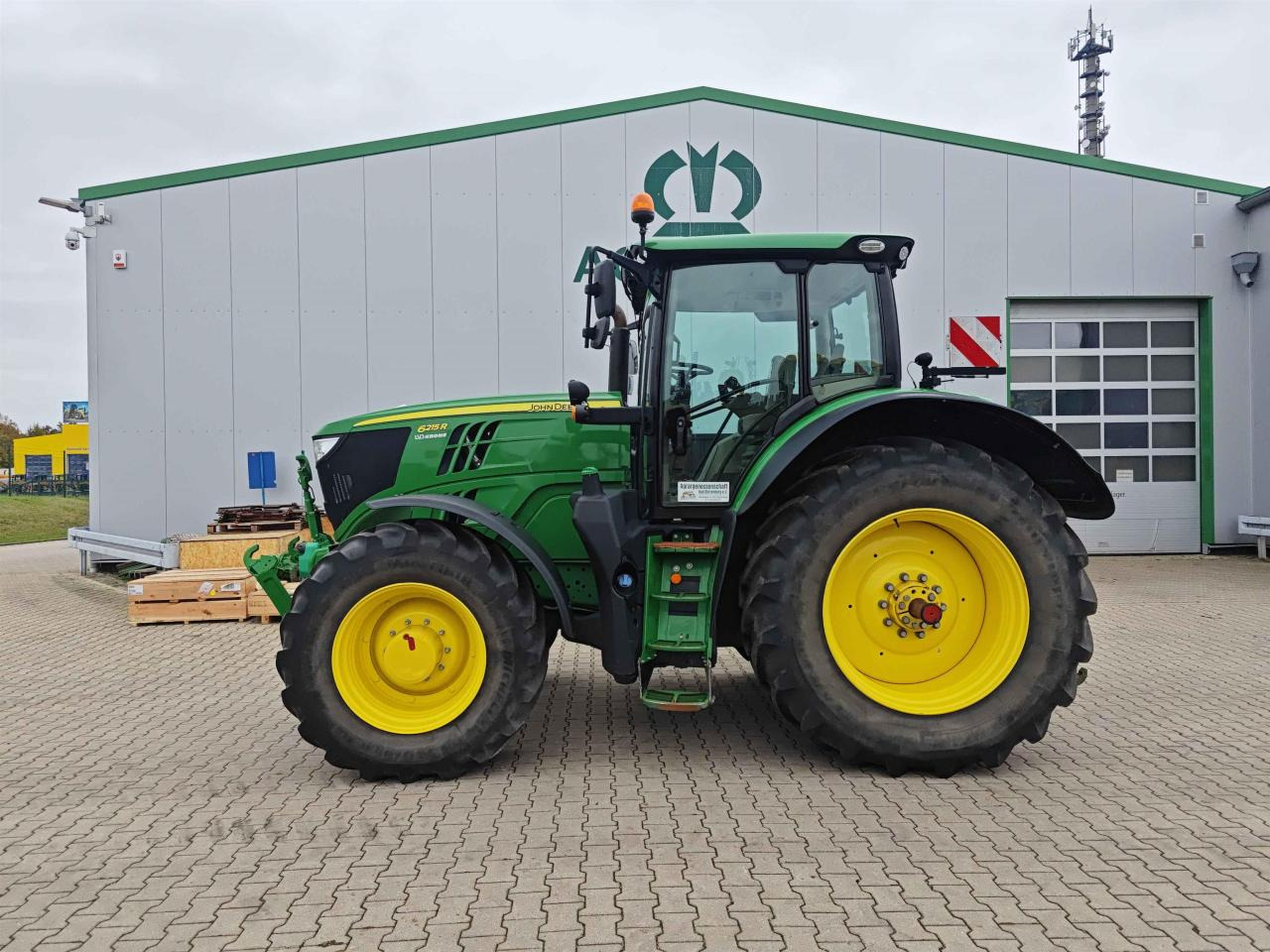 John Deere 6215R - Traktor: bilde 2 John Deere 6215R - Traktor: bilde 2