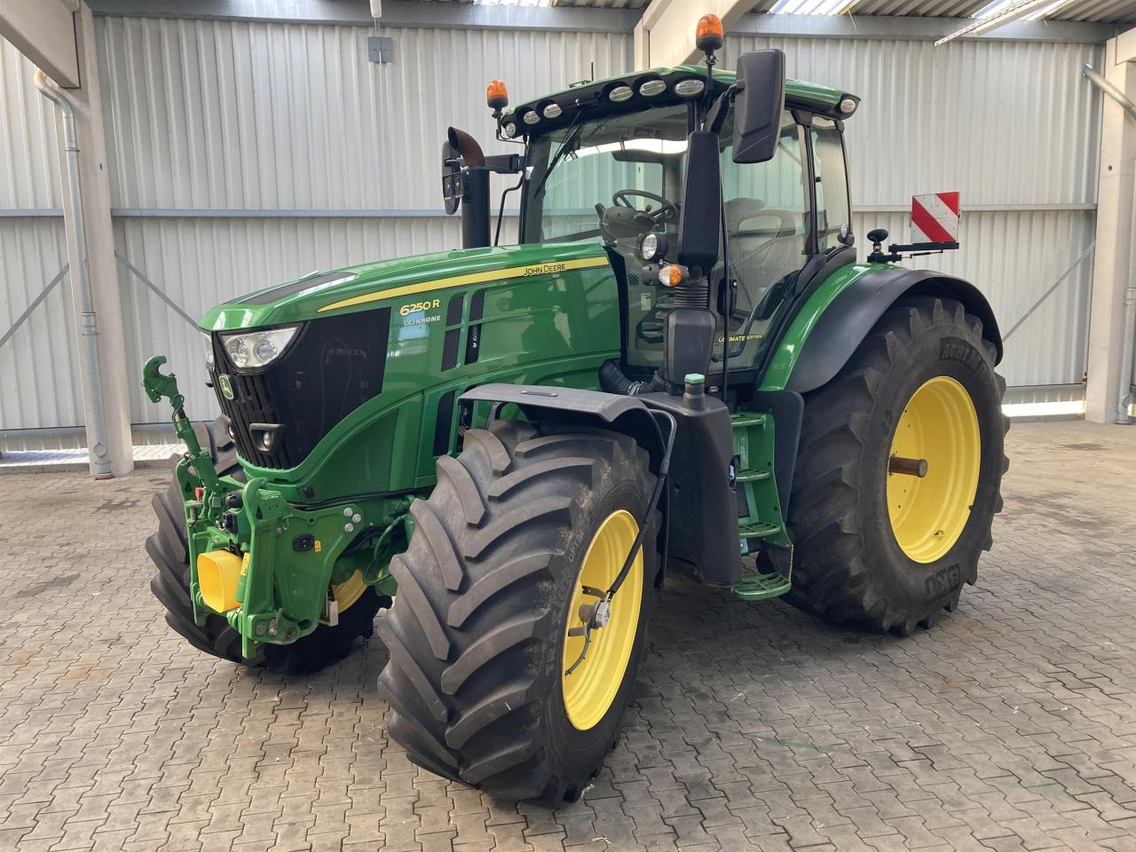 John Deere 6250R - Traktor: bilde 1 John Deere 6250R - Traktor: bilde 1