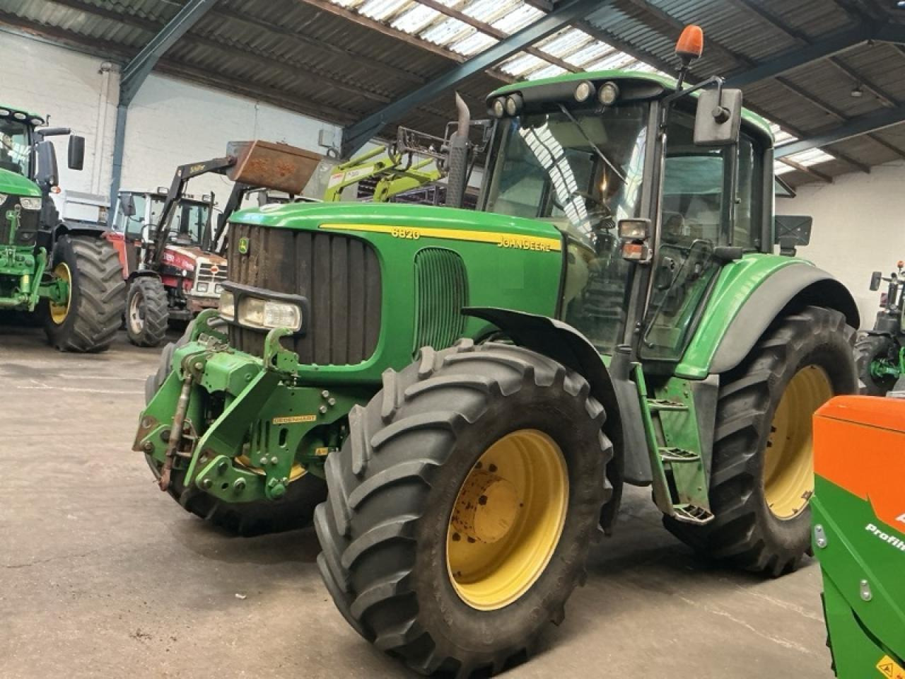 John Deere 6820 - Traktor: bilde 2 John Deere 6820 - Traktor: bilde 2
