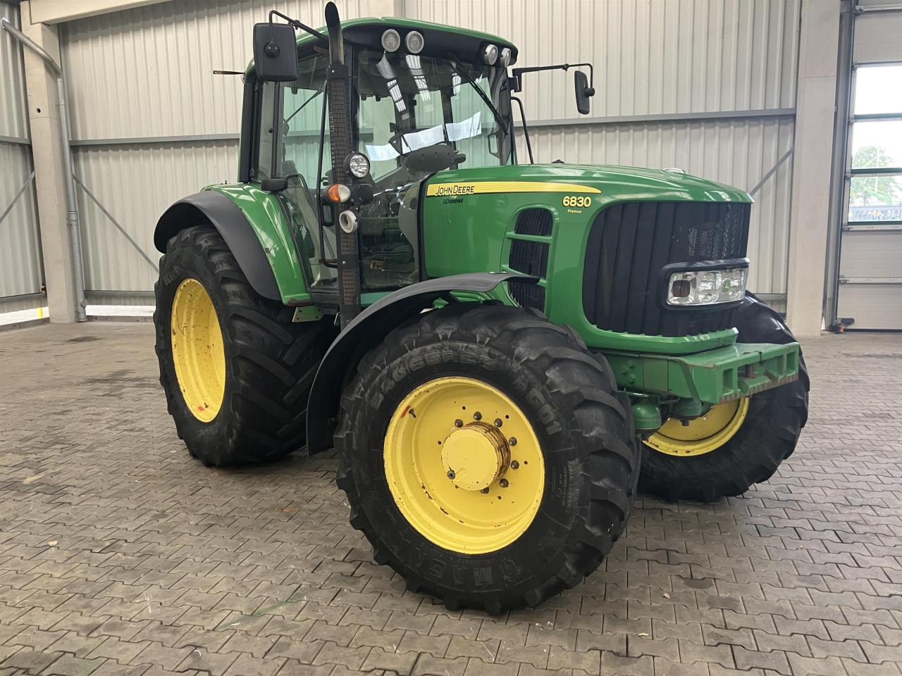 John Deere 6830 Premium - Traktor: bilde 2 John Deere 6830 Premium - Traktor: bilde 2
