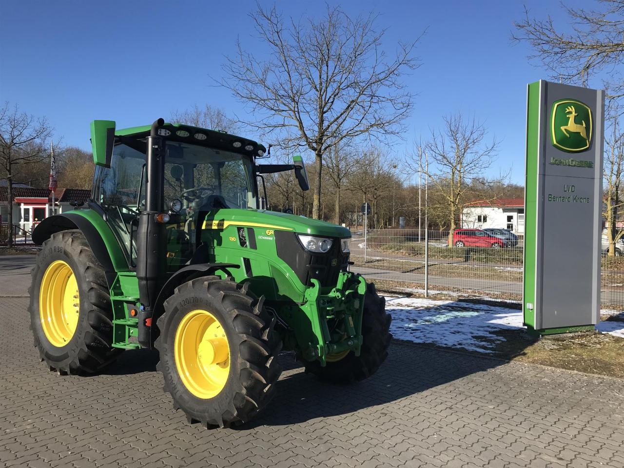 John Deere 6R 130 - Traktor: bilde 1 John Deere 6R 130 - Traktor: bilde 1