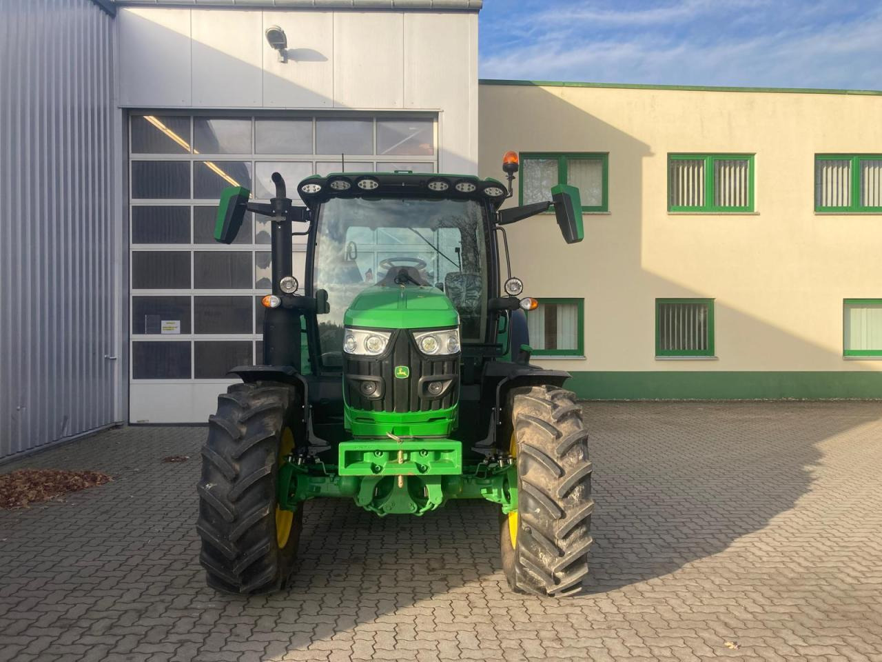 John Deere 6R 130 - Traktor: bilde 3 John Deere 6R 130 - Traktor: bilde 3