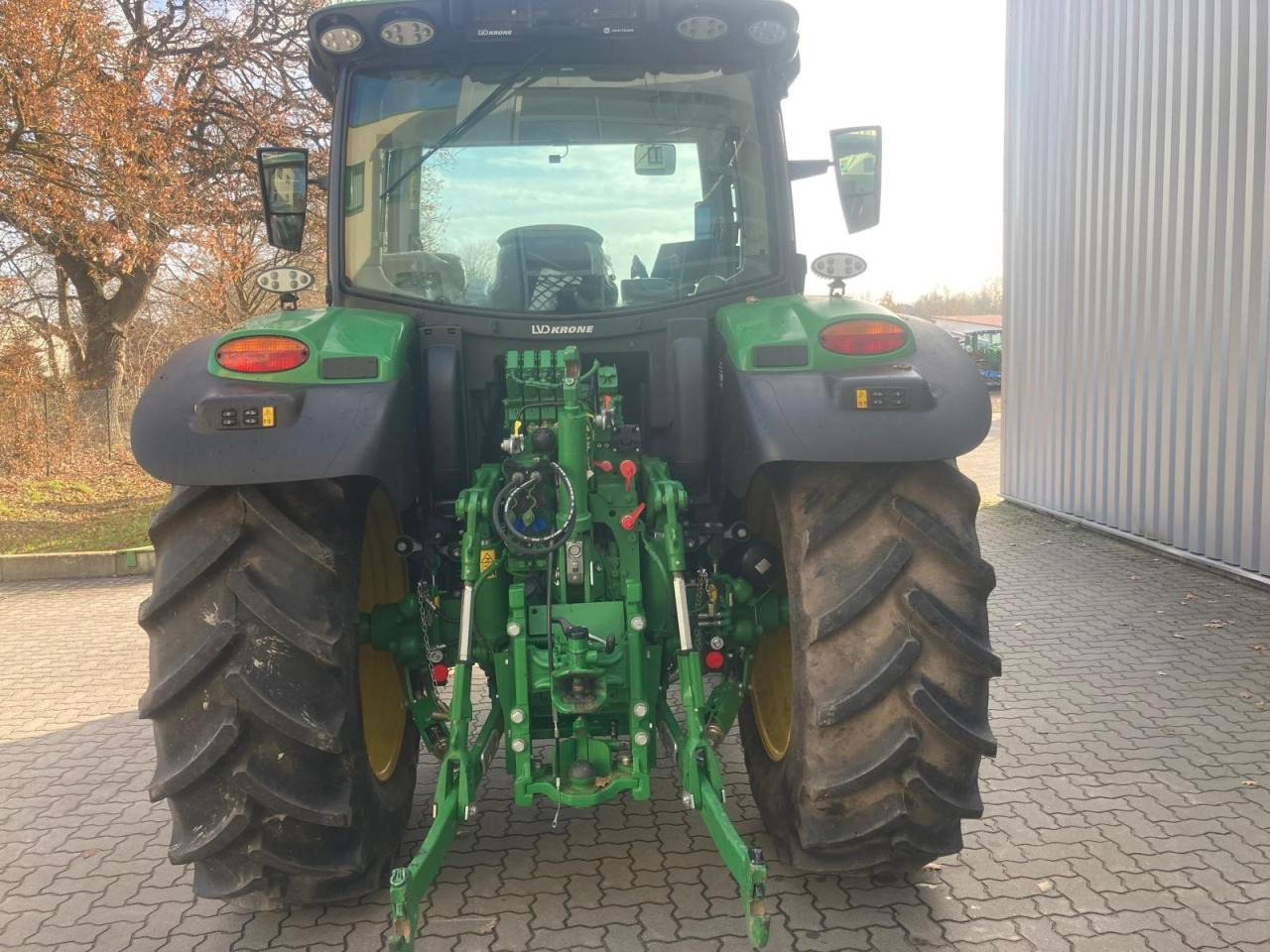 John Deere 6R 130 - Traktor: bilde 4 John Deere 6R 130 - Traktor: bilde 4