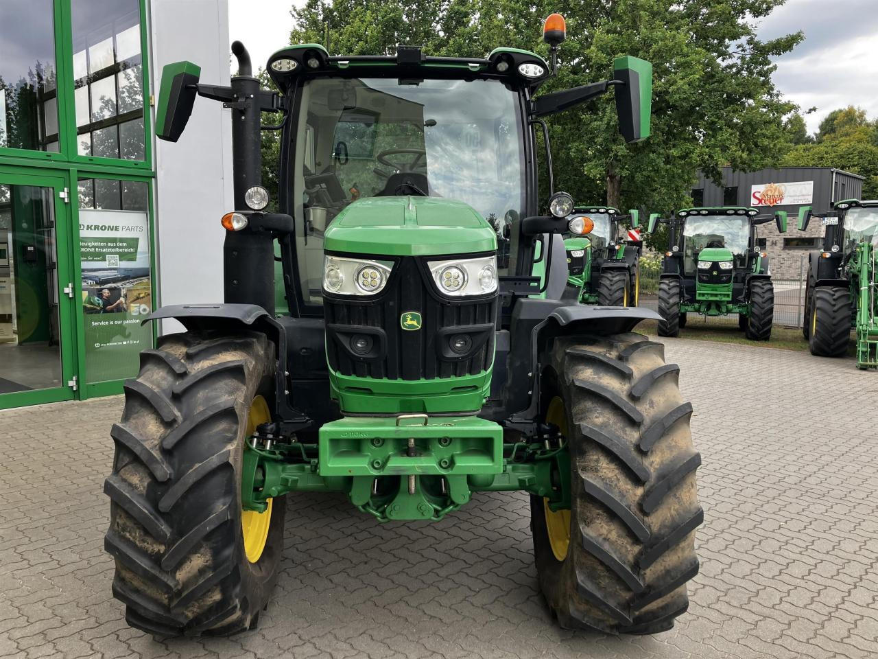 John Deere 6R 130 - Traktor: bilde 3 John Deere 6R 130 - Traktor: bilde 3