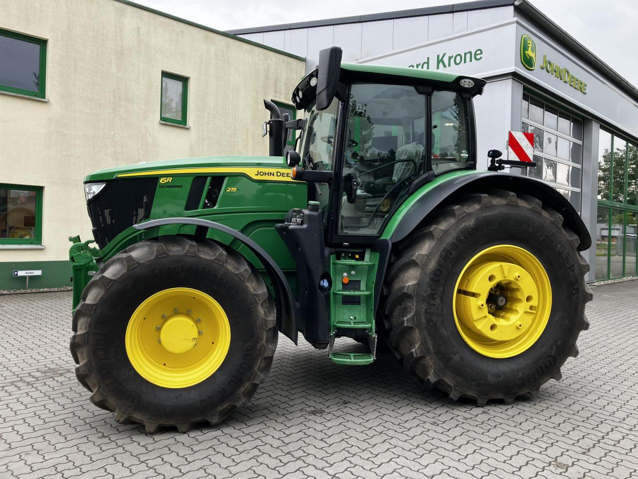 John Deere 6R 215 - Traktor: bilde 1 John Deere 6R 215 - Traktor: bilde 1