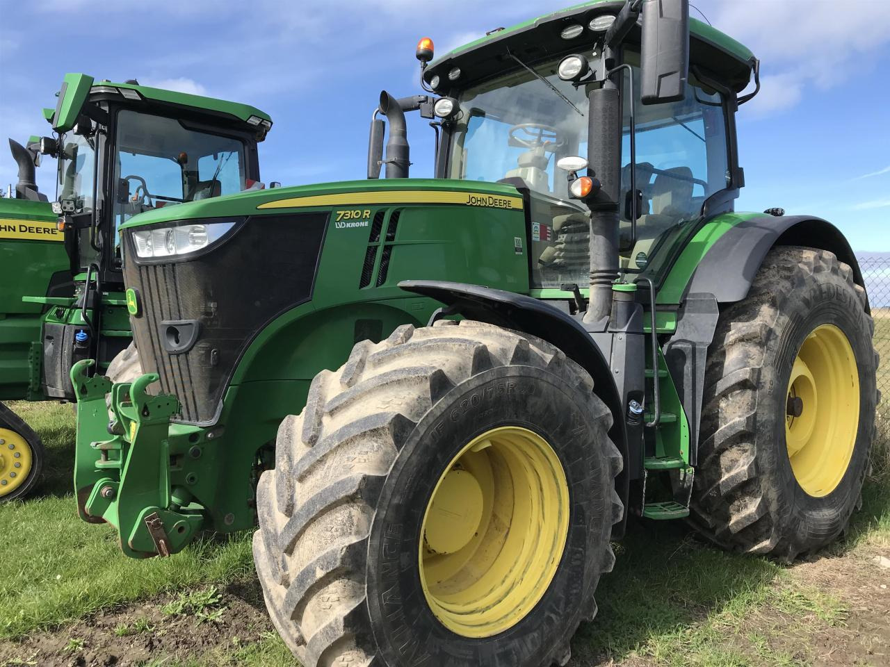 John Deere 7310R - Traktor: bilde 1 John Deere 7310R - Traktor: bilde 1