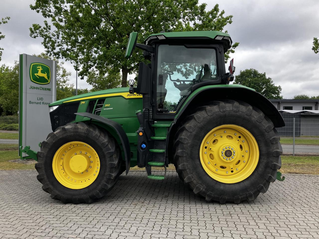 John Deere 7R 310 - Traktor: bilde 1 John Deere 7R 310 - Traktor: bilde 1