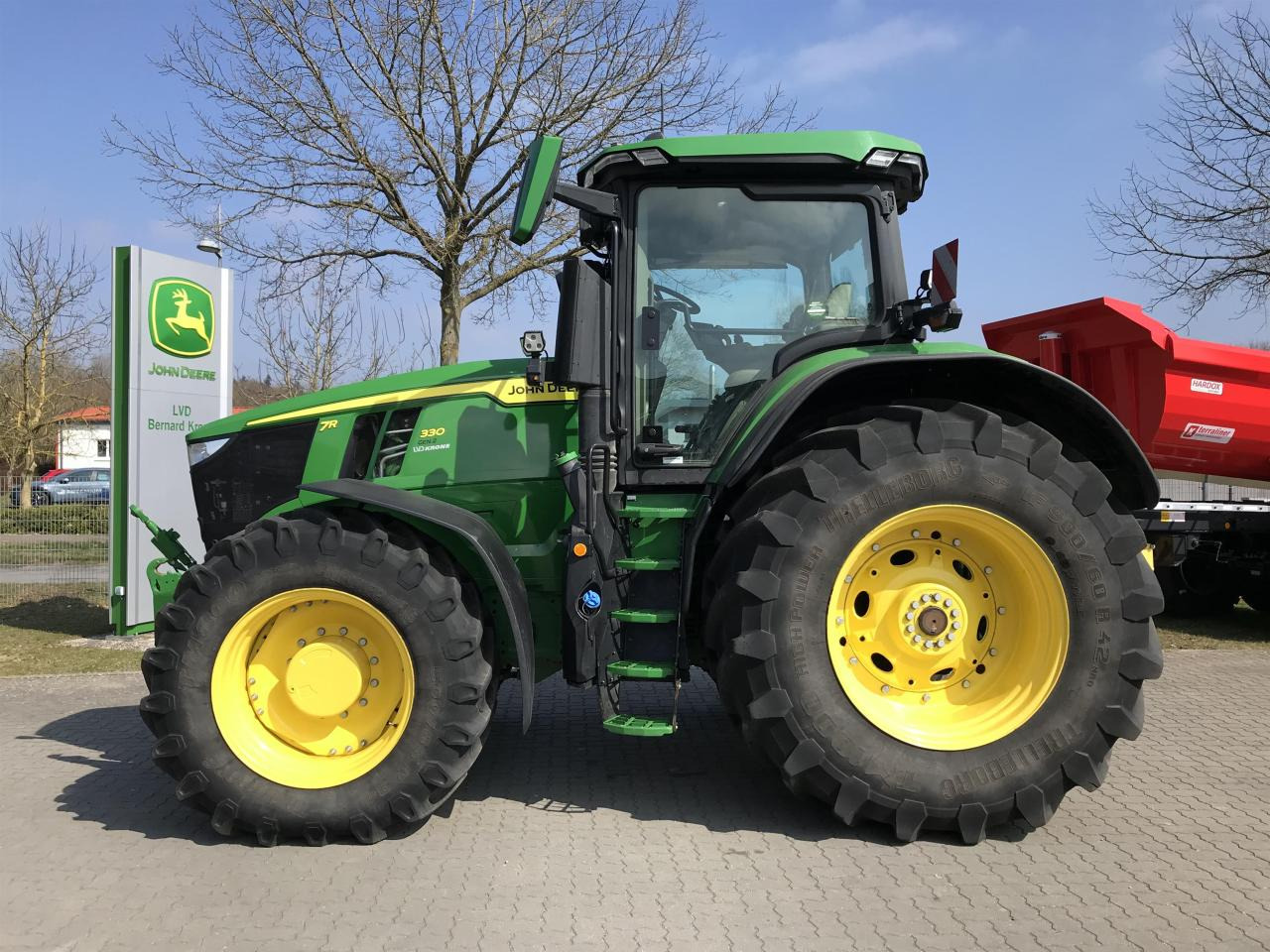 John Deere 7R 330 - Traktor: bilde 1 John Deere 7R 330 - Traktor: bilde 1