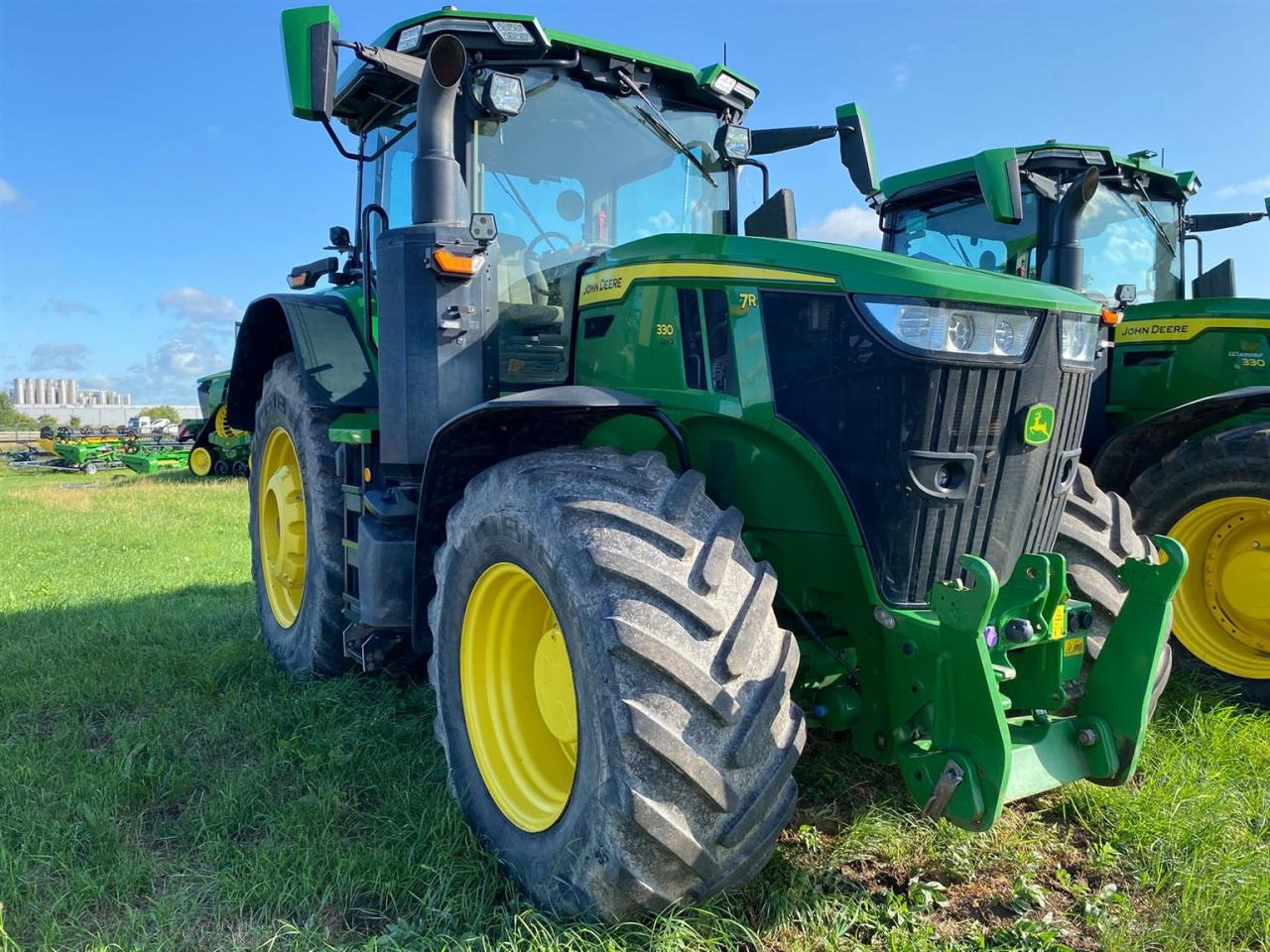 John Deere 7R 330 - Traktor: bilde 2 John Deere 7R 330 - Traktor: bilde 2