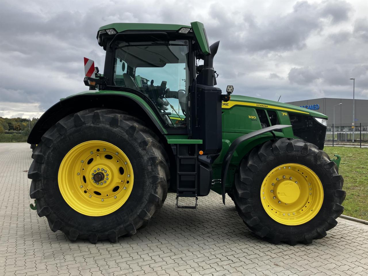 John Deere 7R 330 - Traktor: bilde 2 John Deere 7R 330 - Traktor: bilde 2